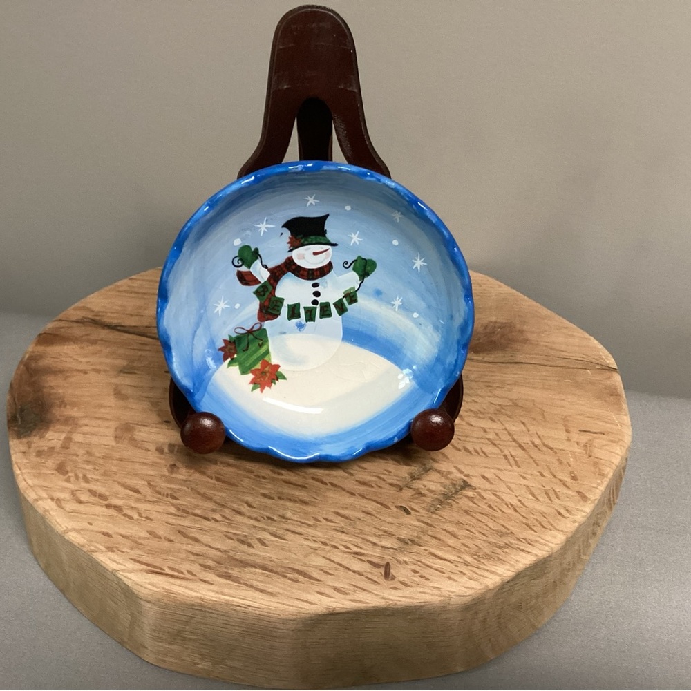 🔵 “3/$15” - 2012 Ceramic Crafted - Scalloped Edged Snowman Designed Bowl - Nice